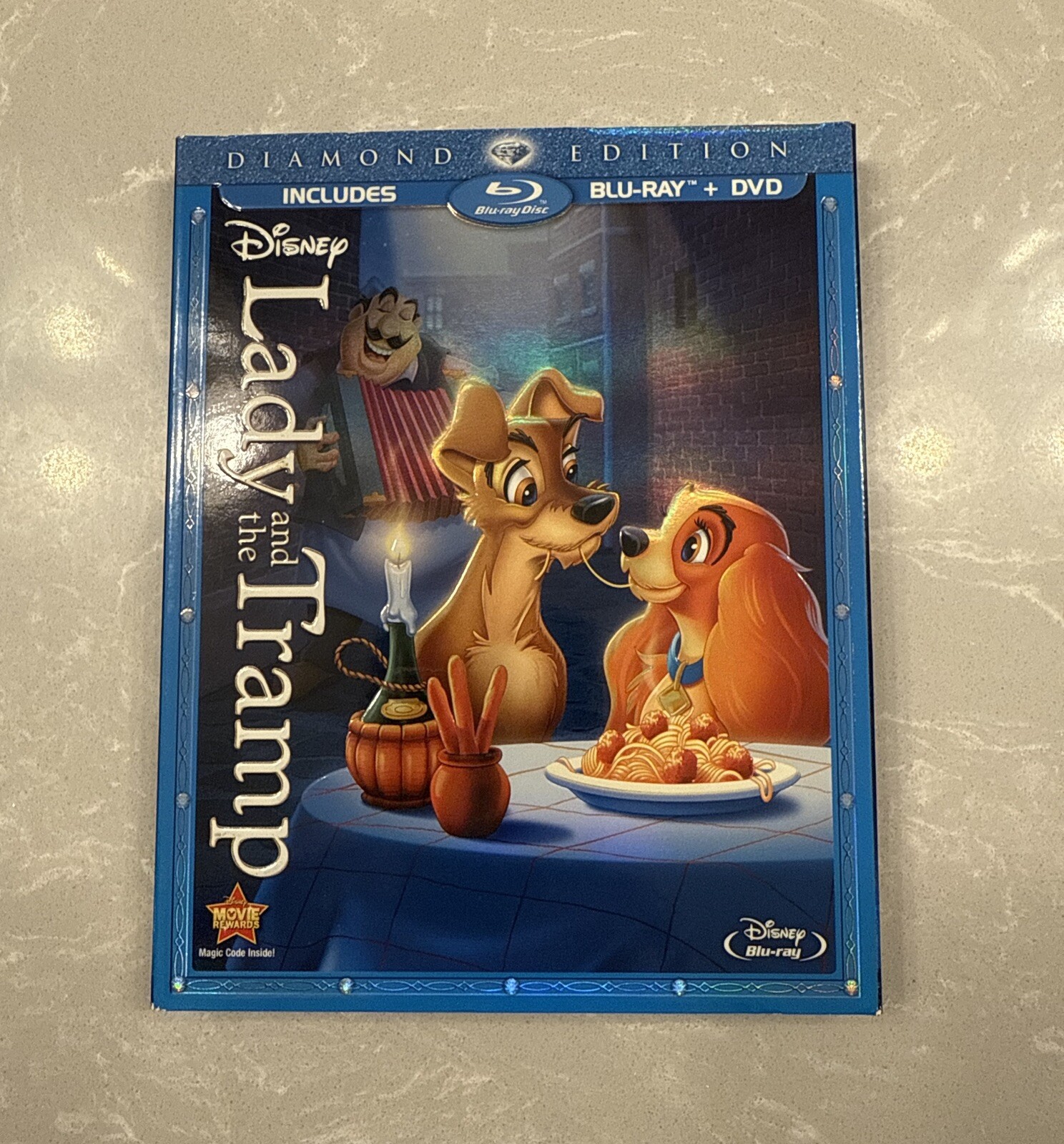 Lady and the Tramp (Diamond Edition Two-Disc Blu-ray/DVD Combo in Blu-ray Packag