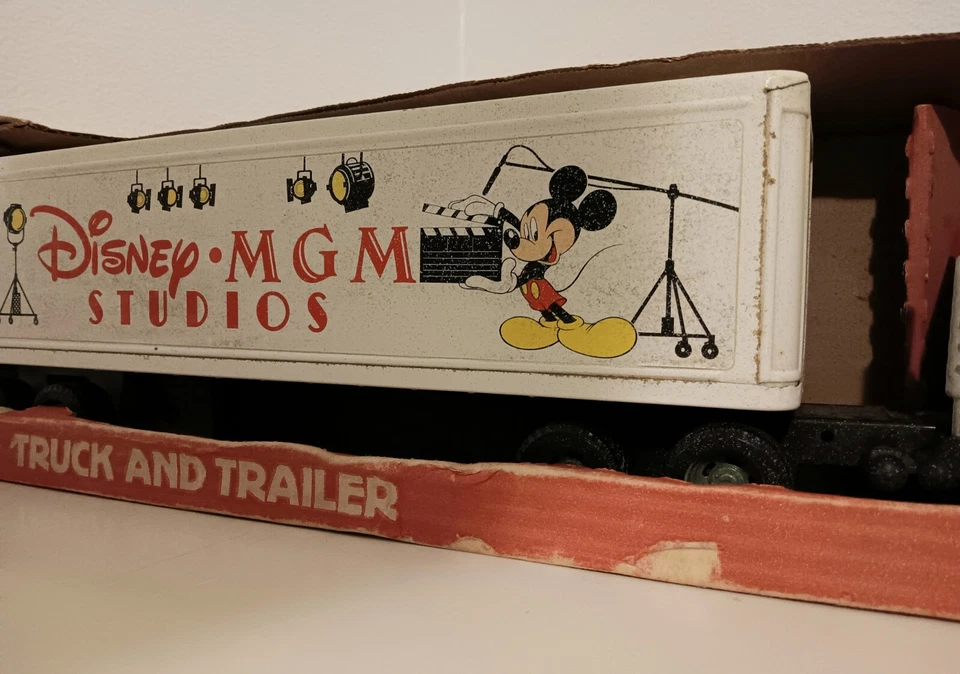 Disney MGM Studios Tractor/Trailer Set by ERTL  - Image 3 of 4