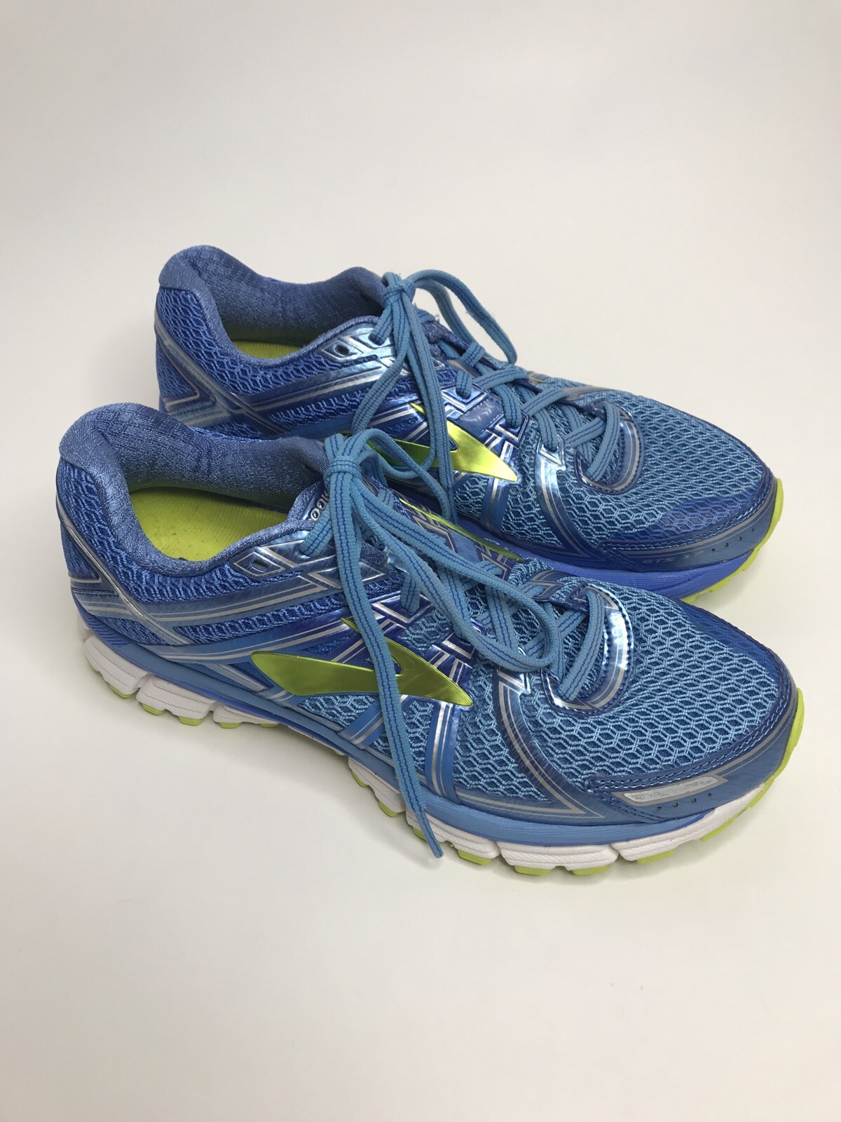 size 17 athletic shoes