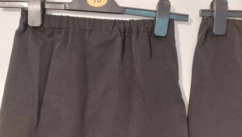 2PK Debenhams Girls Black School Pleated Skirts ~ 4 YRS - Picture 6 of 11