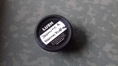 Lush Jasmine and Henna Fluff Ease Haar Maske  Kur Probiertigel