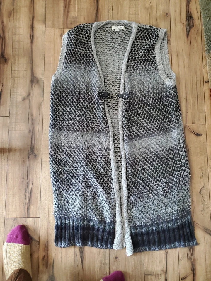 Suéter Simply Noelle Boutique Con Gancho Delantero Talla L/xl Gris Y Negro... Foto 4 de 4