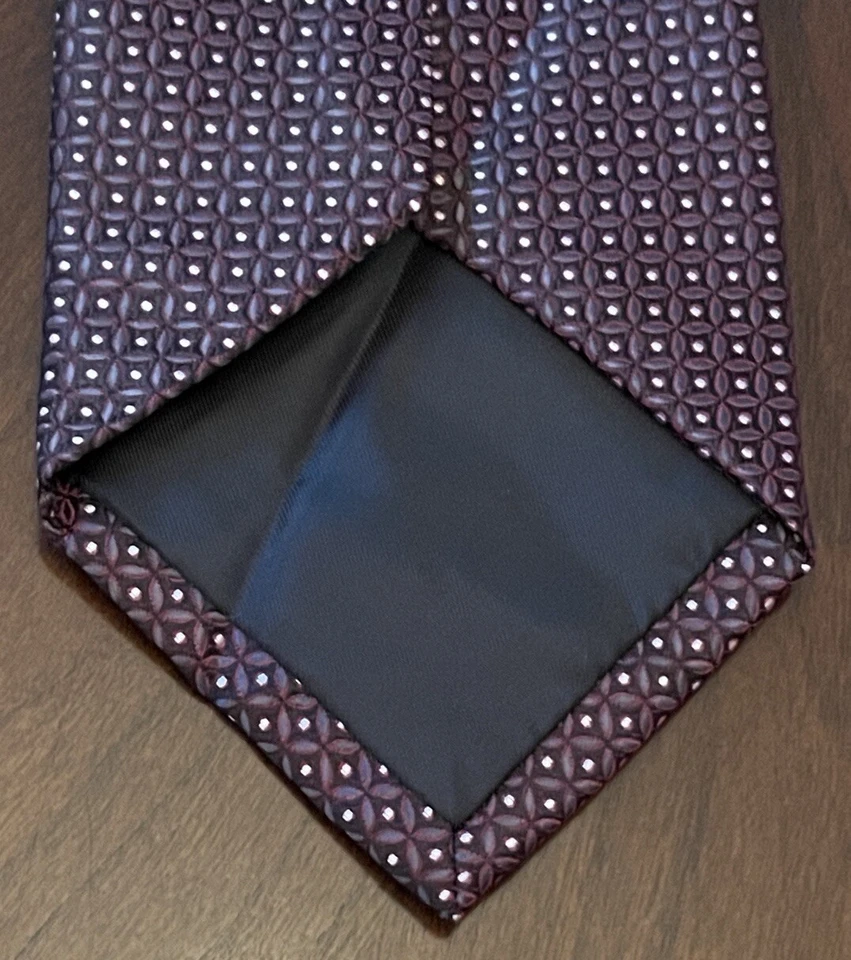 Van Heusen 100% Polyester Men’s Neck Tie Made In China - Image 2 of 4