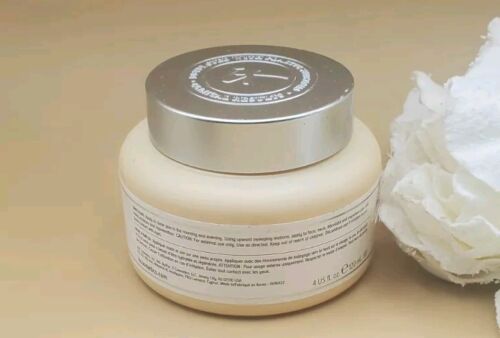 It Confidence In A Cream Anti - Aging Armour Rejuvenating Concentrated 4 fl New - Picture 3 of 4