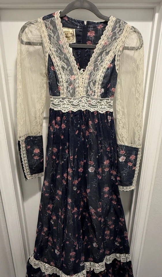 EUC!! VTG Gunne Sax Dress Lace Up Sleeve Hippie BoHo Sz 5 Floral Blueberry Pink - Image 4 of 4