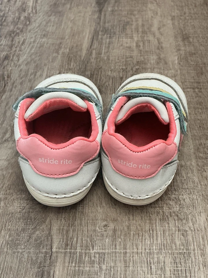 Zapatos infantiles Stride Rite Soft Motion blancos con rosa   Foto 3 de 4