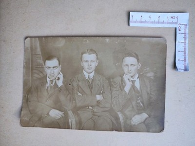   Alte Fotografie Foto 1920 Männer Mann Junge Jungs Geschwister