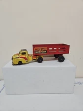 Wyandotte Trucking Valley Farms Livestock/ Produce  Pressed Tin/Steel Toy Truck 