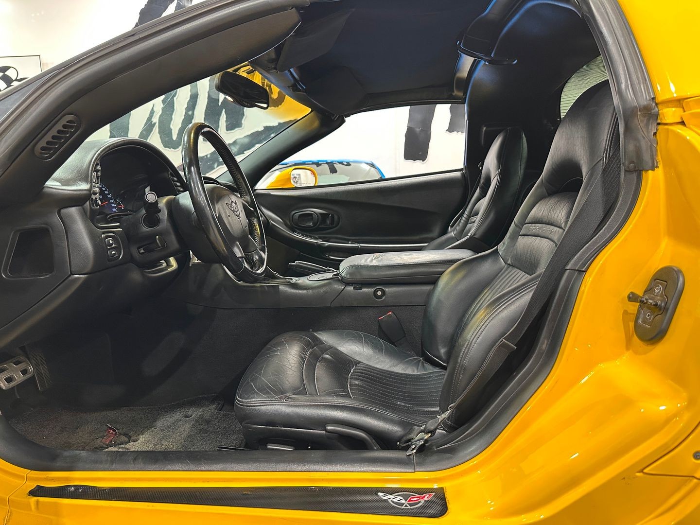 2004 [79U] Millennium Yellow Chevrolet Corvette   | C5 Corvette Photo 10