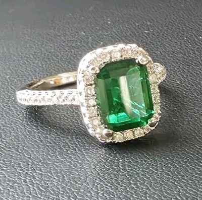 Suzy Levian Smaragdschliff Halo CZ Akzente 925 Silber Verlobung Cocktail Ring 7
