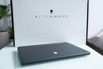 Alienware M15 R6 Gaming-Laptop   RTX 3070, i7-11800H, 16 GB RAM, 1 TB SSD