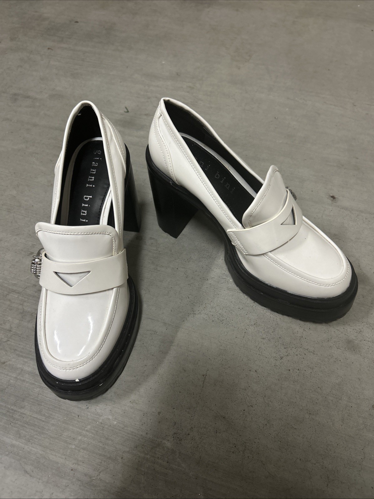 Gianni Bini Maxwell ornament patent leather platform block heel loafers size 8.5