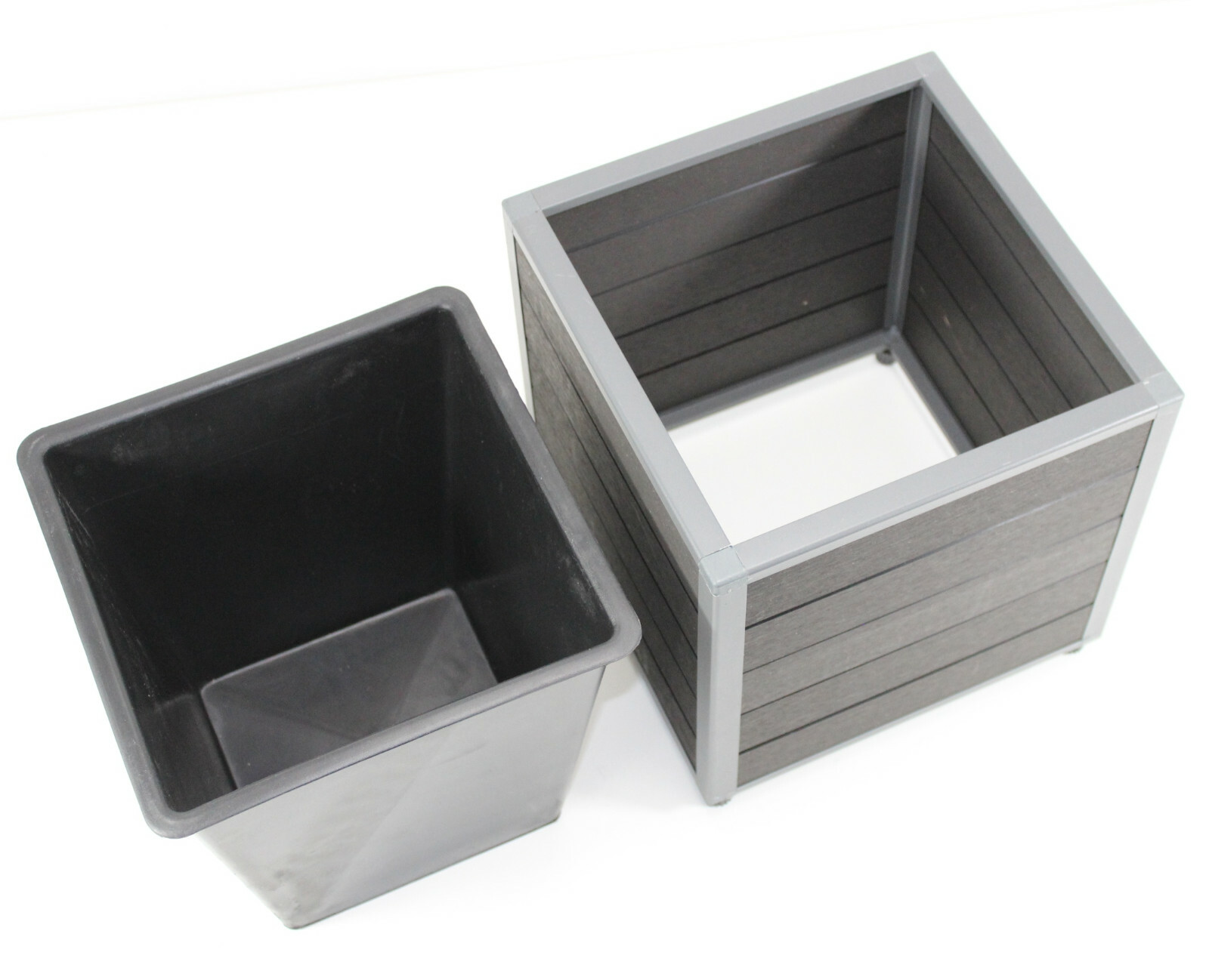 WPC Pflanzkübel ALU Rahmen 26 x 26 cm Grau