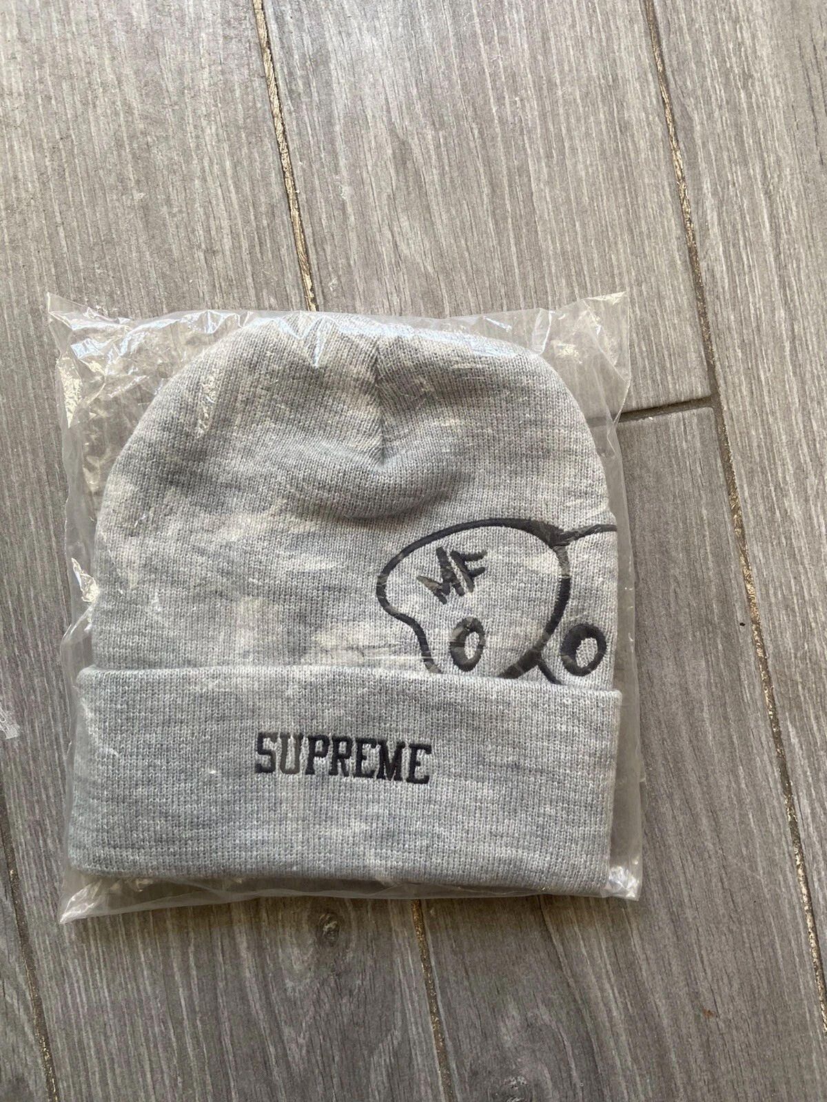 Bonnet gris Supreme MF Doom FW23BN74 NEUF taille unique