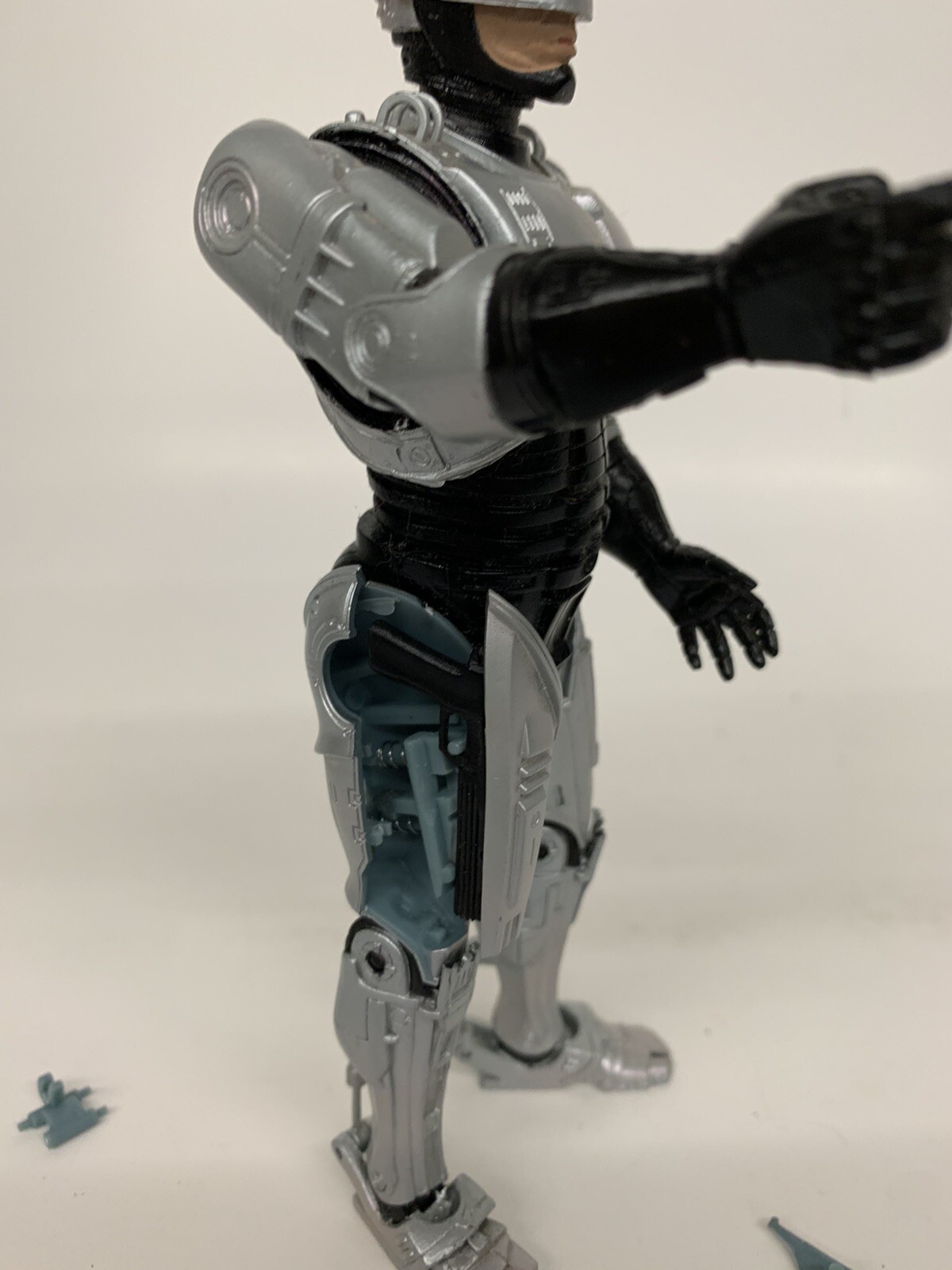 NECA Reel Toys Robocop 7&rdquo; Action Figure with Gun Loose READ