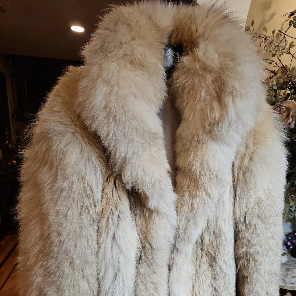 Precioso abrigo de piel Coyote Wild talla M  Foto 2 de 4