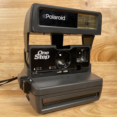 Polaroid 600 One-Step Built-in Automatic Flash Focus-Free Instant Film  Camera