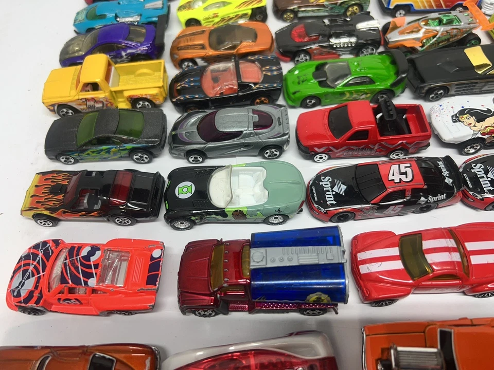 LOT OF 62 HOT WHEELS,MATCHBOX, DISNEY CARS - Image 4 of 4