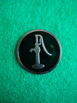 #ad Hand Press Water Pump Black Golf Ball Marker Metal Flat Putting Coin $5.49