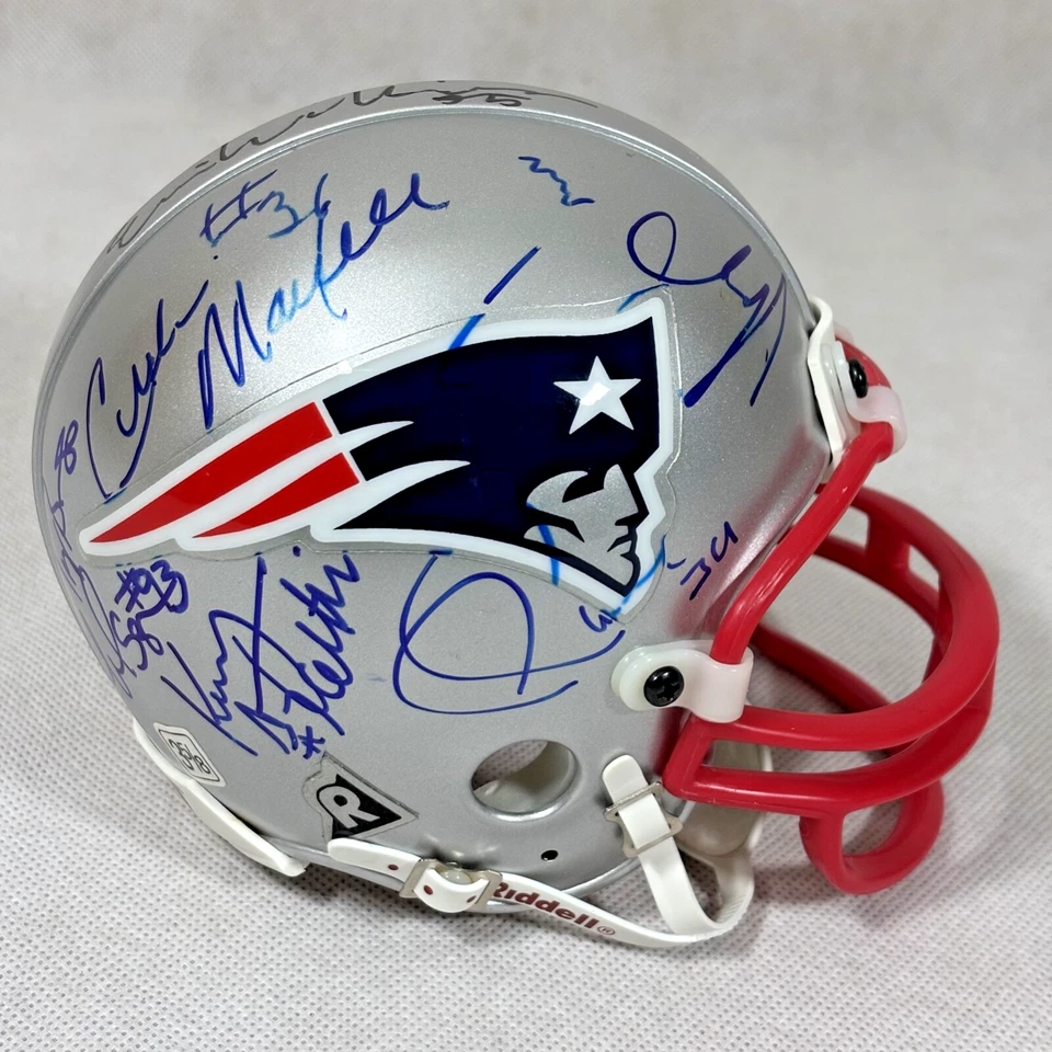 Мини-шлем с автографом Patriots Richard Seymour Troy Brown Paul Pierce Celtics - Изображение 3 из 4