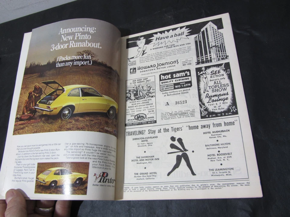 Detroit Tigers Stadium 1971 scorebook - vintage booklet - Image 2 of 4