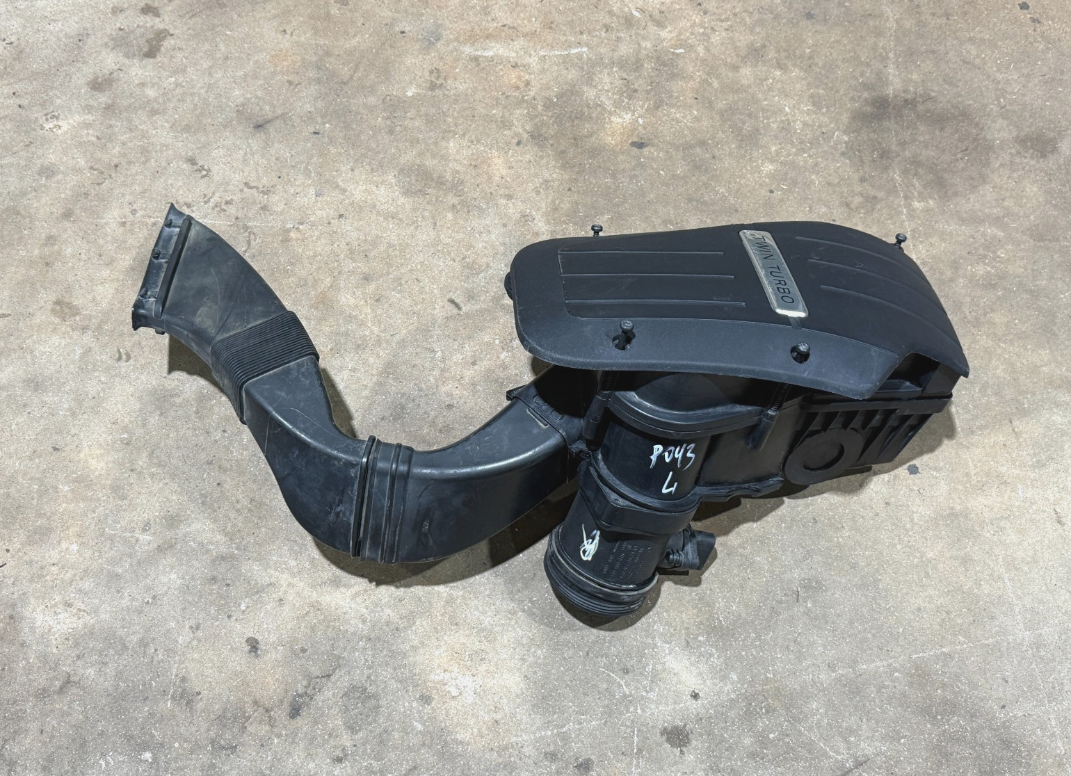 06-12 Bentley Continental Flying Spur Left Air Intake Cleaner Box W/Duct PO43