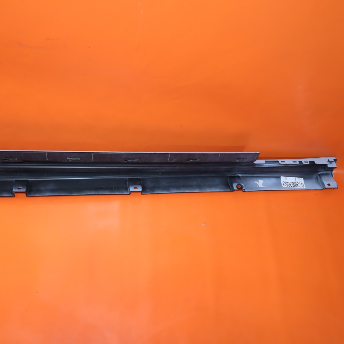 MASERATI GHIBLI ROCKER MOLDING LEFT DRIVER 2014 2015 2016 2017 670010789 OEM