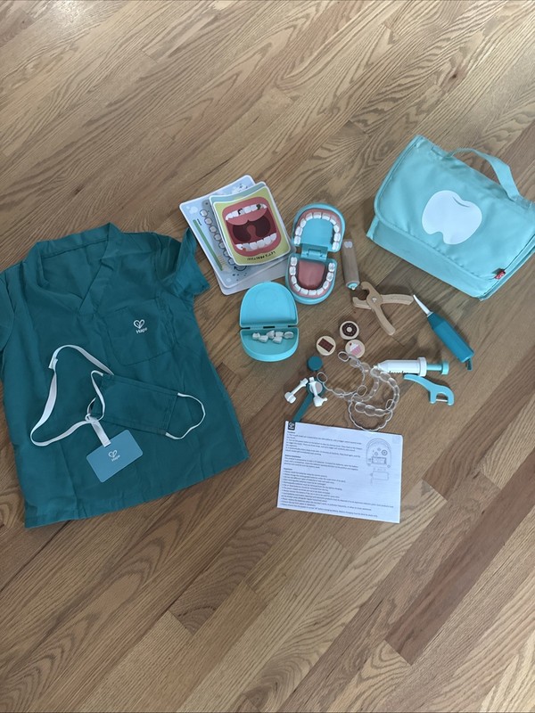 EUC Hape Brand Super Smile Dental Cleaning Play Set Dentist 