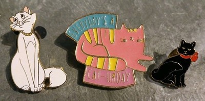 Aristocats DUCHESS & Paperchase Everyday's A Cat-urday Emaille Pin Anstecker x 3
