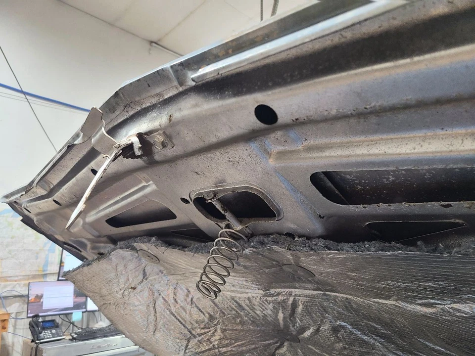 Hood Fits 81-88 MONTE CARLO 649160 — 第 4/4 张图片