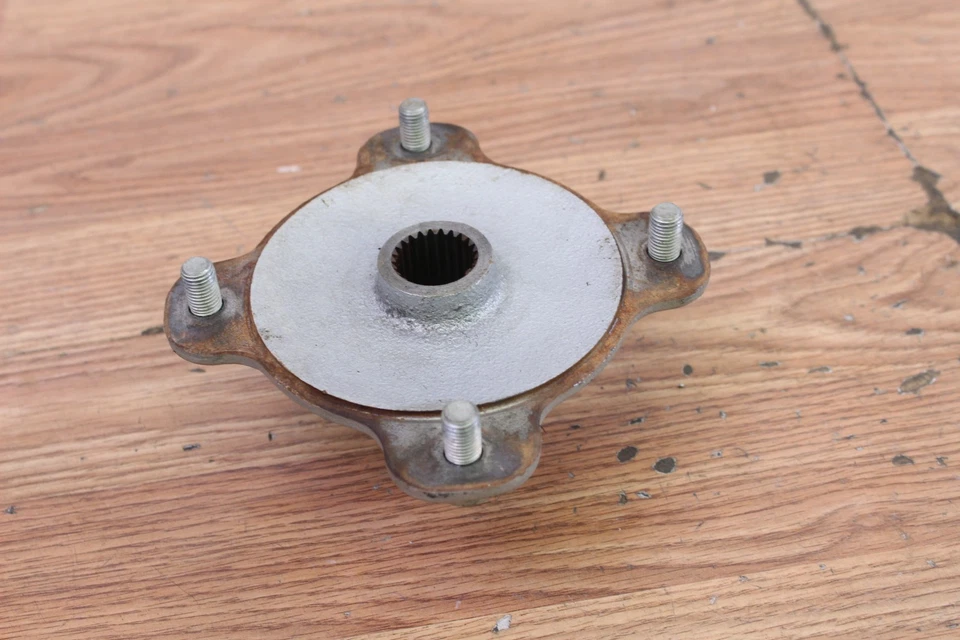 Kawasaki Bayou 300 KLF 2002 4x4 buje trasero izquierdo Foto 3 de 4