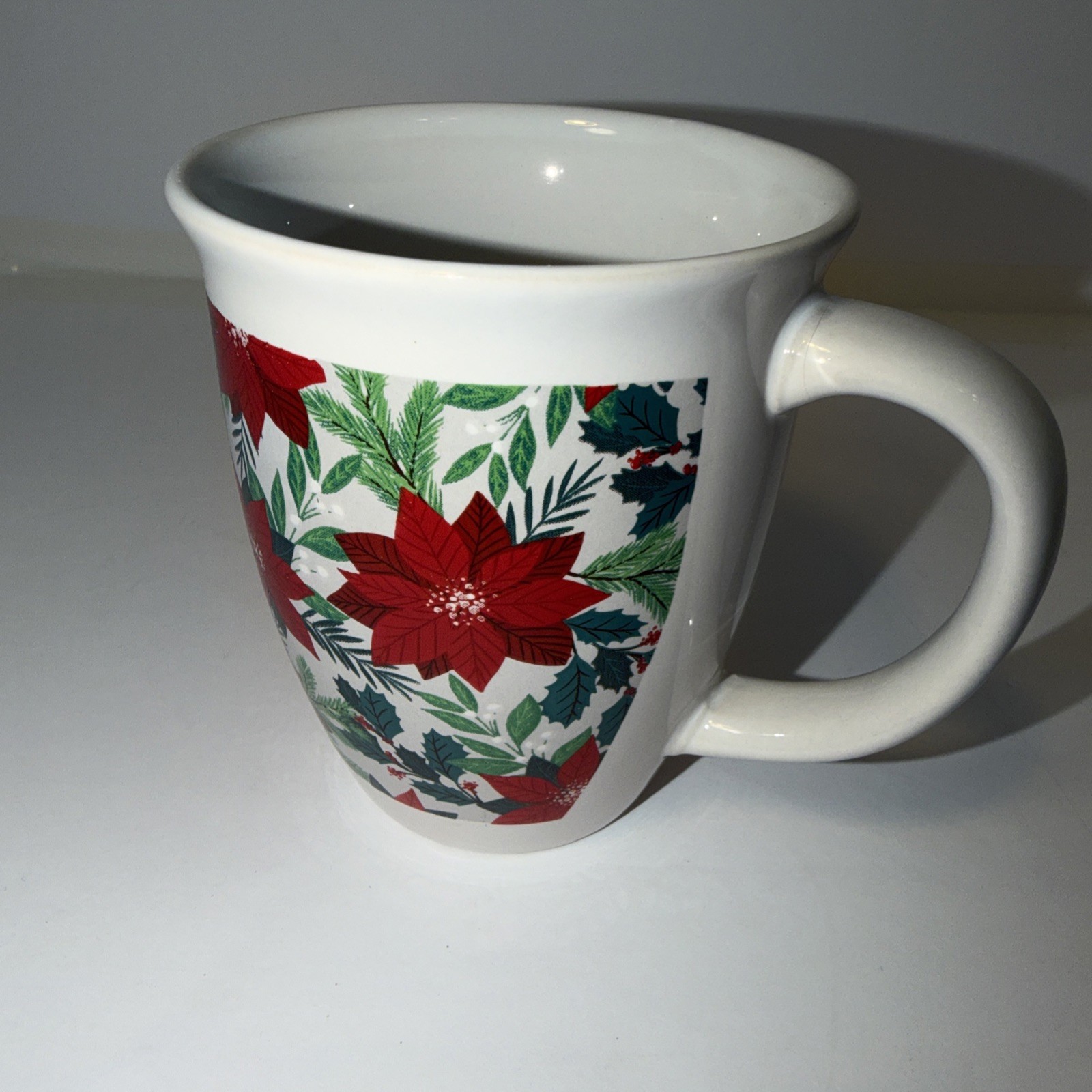 NIB Holiday Mug 14oz Poinsettia Christmas Greenbrier International Royal Norfolk