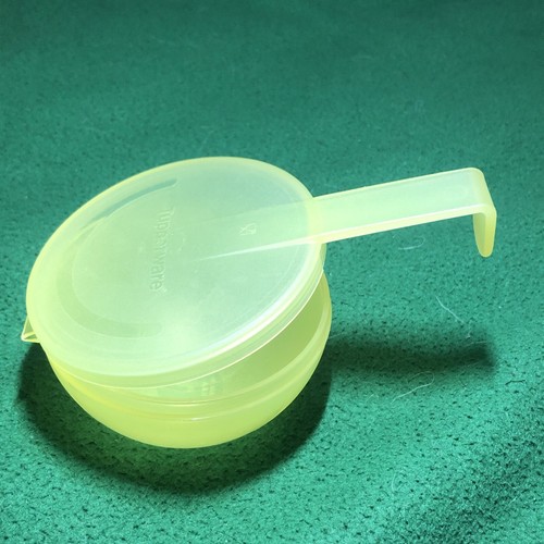 Tupperware Onion Tomato Keeper Hinged Hanging Fridge Yellow Green Clear 5106A-2 - Picture 2 of 6