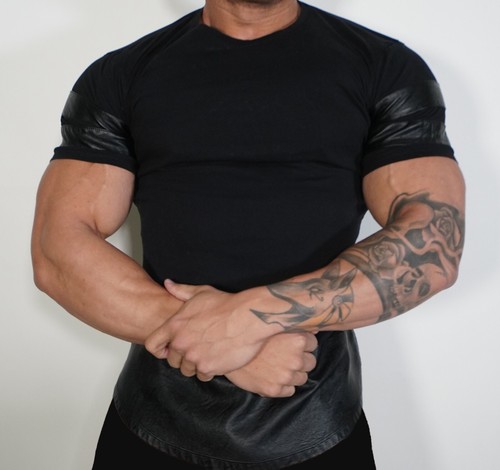 BLACK SHORT SLEEVE T-SHIRT WITH FAUX LEATHER TRIM MEDIUM - Picture 2 of 4