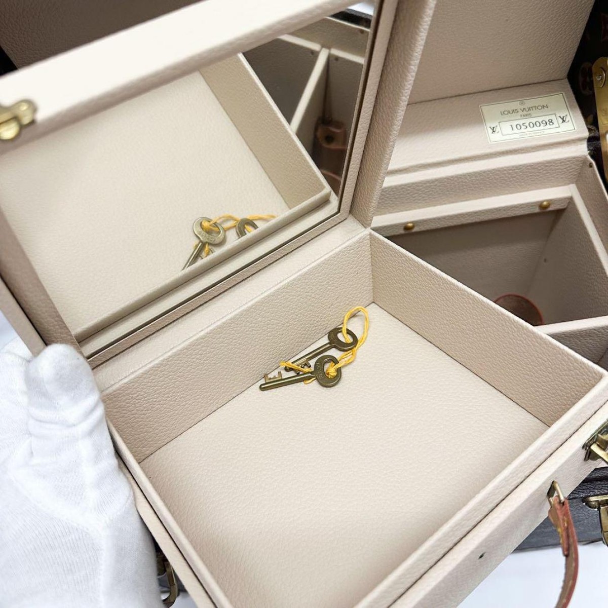 VINTAGE LOUIS VUITTON Boite Pharmacie M21826 Monogram Vanity BOX