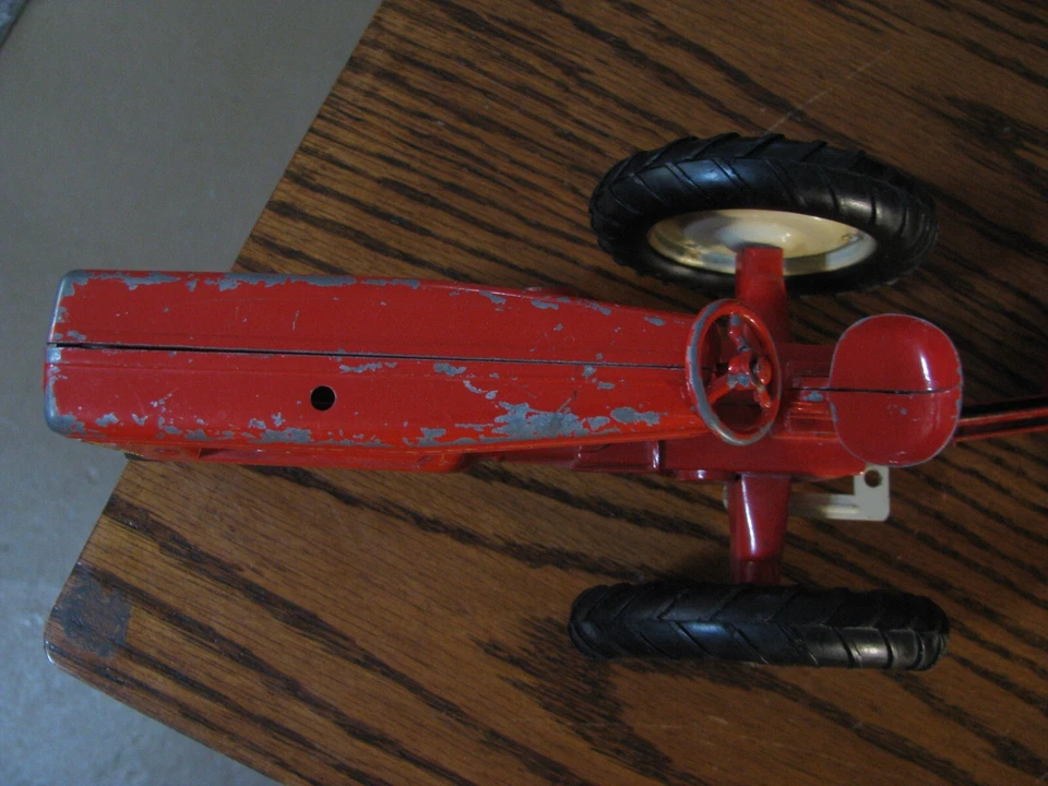 Tru-Scale Farm Tractor & Disc Plow  Red  1:16 #GRN SH - Image 4 of 4
