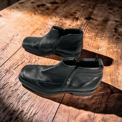 Florsheim Men's Kelton Chelsea Style Side Zip Leather Ankle Boot Size 8W Black