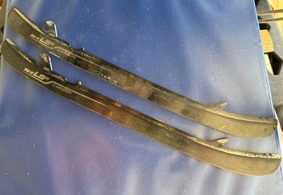 Tuuk LS5 Carbon 288 Skate Blades (used)