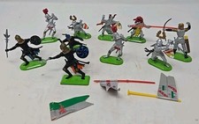 Mixed Lot of 10 Britains LTD Deetail '71 Knights. One From England.