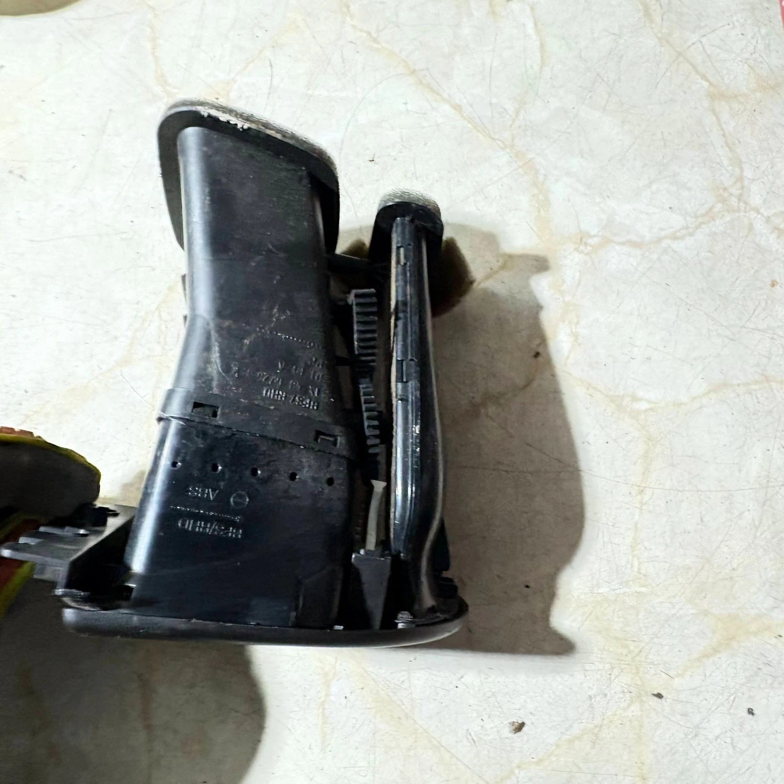 Actual Jaguar X-Type dashboard vent - side moulding and mechanism