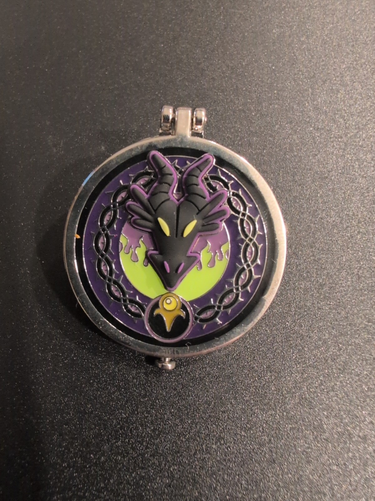 Lounge fly Disney Trading Pin  Maleficent - Villains Compact Mirror Mystery Set