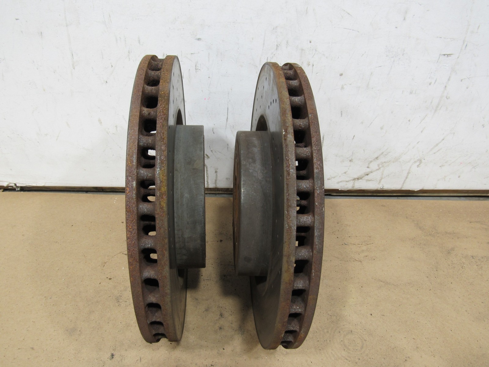 02-06 Maserati Coupe GT 2004 Front Right Left Brake Rotor Disc Set 2 PCS ;
