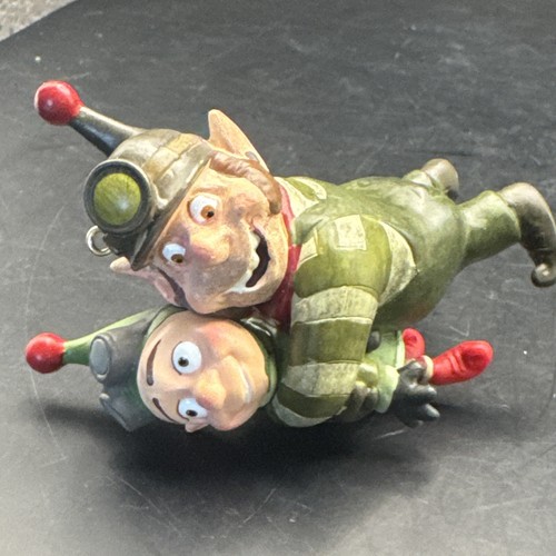 2012 Hallmark Disney's Prep and Landing Elf Brothers Wayne and Noel Ornament - Picture 7 of 7