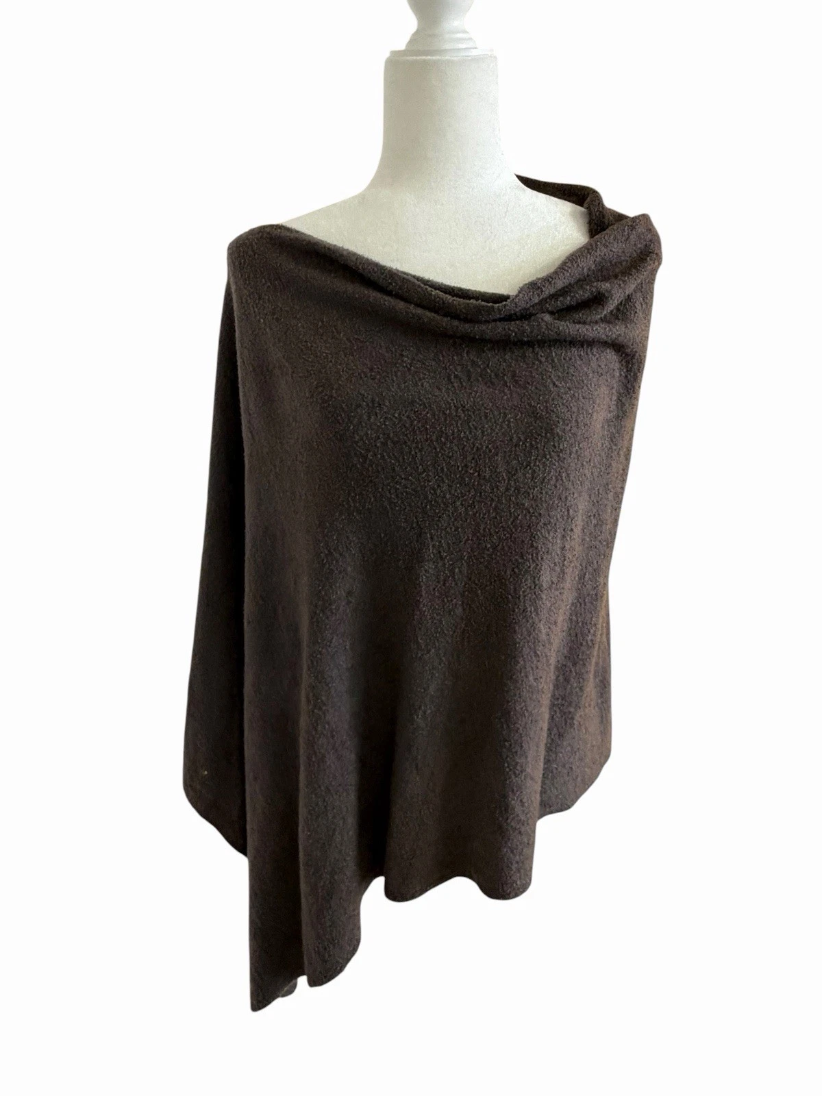 Barefoot Dreams, Cozychic Lite Versatile Ruana Poncho, Cocoa~One Size Soft New
Opens in a new window