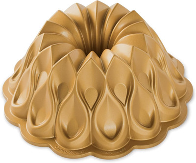 Crown Bundt Pan - Elegant Bakeware for Stunning Cakes
