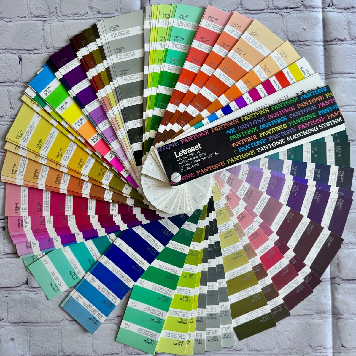 Vintage Letraset Pantone Matching System Fan Deck 16th Edition