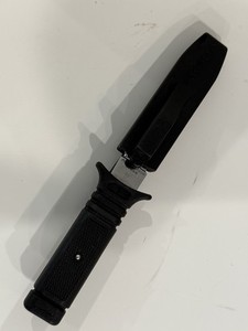 Akona 200 Dive Knife – 316 Stainless Steel – Black – Excellent Condition