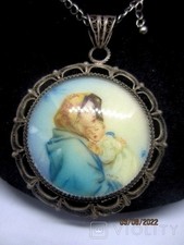 Antico ciondolo in argento 800 filigrana dipinto a mano ritratto di Madonna e Bambino vintage