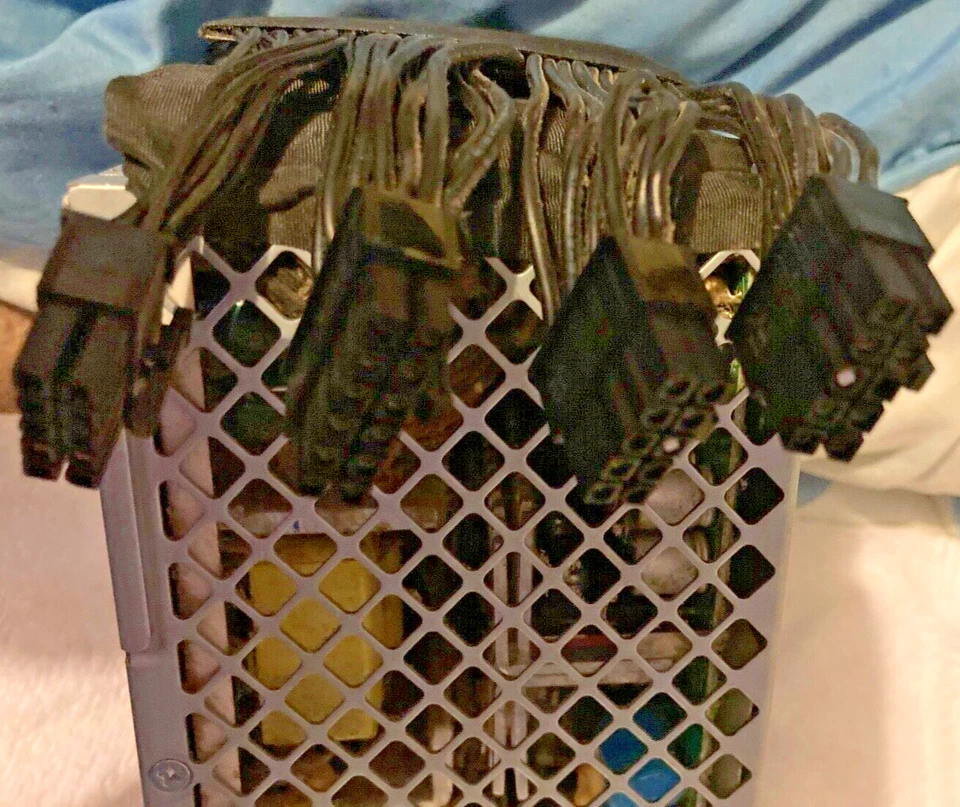 APPLE MAC PRO 1,1 POWER SUPPLY 980 WATT 614-0383 DPS-980AB-A A1186 - Image 2 of 3