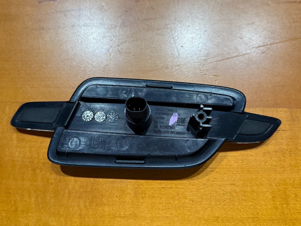 08-09 Pontiac G8 Luz de señalización lateral intermitente LADO IZQUIERDO Driver 92202363 Foto 4 de 4